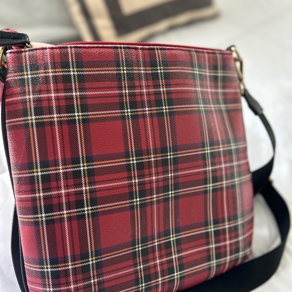 Crossbody - Picture 3 of 4